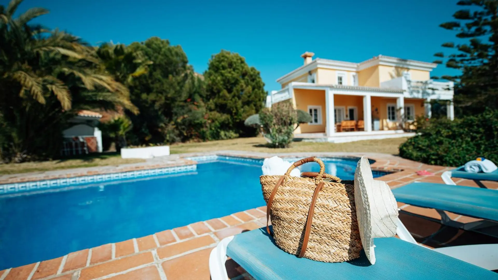 Gran villa con vistas al mar y piscina privada Málaga